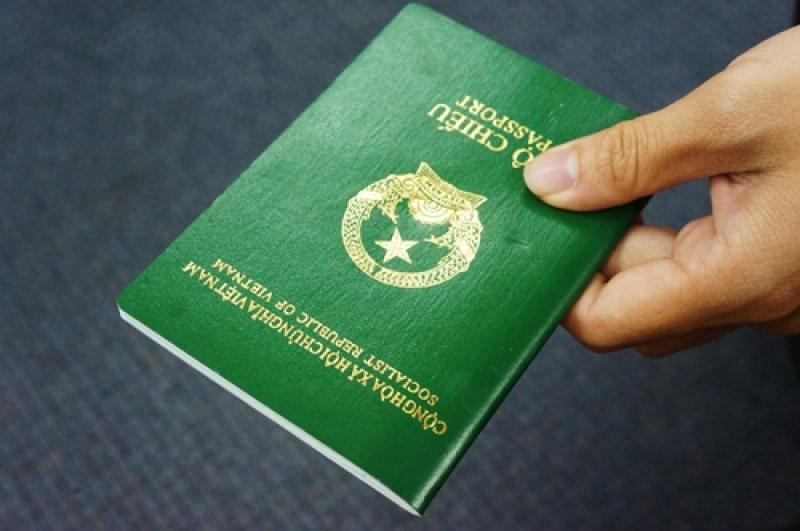 Thủ tục xin nhập quốc tịch Việt Nam